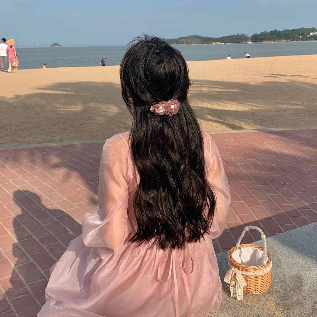 边境收音机 海报